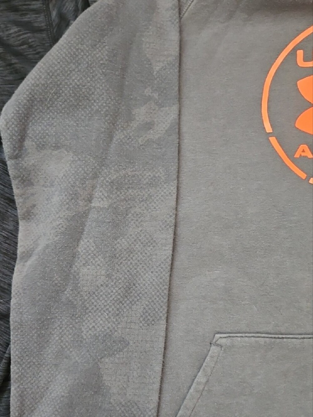 Under Armour Kids Gray Hoodie with Orange Logo & Black Long Sleeve Shirt Boys XL - Picture 5 of 7